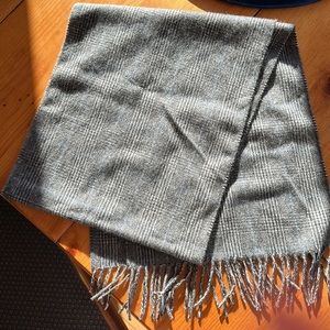 Neiman Marcus Cashmere scarf
